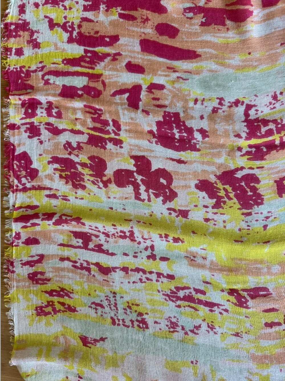 Multi-colored multi-purpose scarf / wrap - Picture 4 of 6